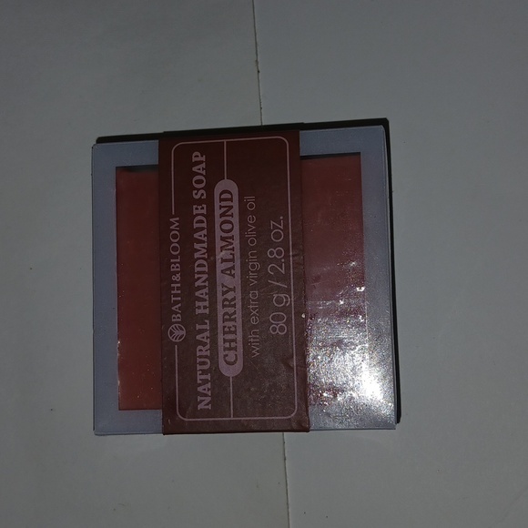 BATH and BLOOM SOAP 80G Full Size relax with natural scented Cherry Almon d NWT - Picture 1 of 5